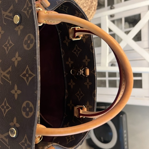LOUIS VUITTON Monogram Montaigne BB - Picture 9 of 15